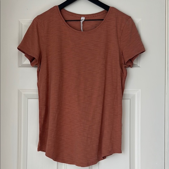 lululemon athletica Tops - NWOT Lululemon Short Sleeve Tee